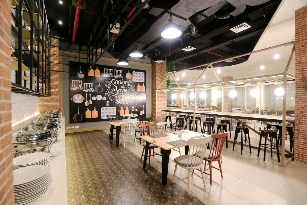 Luminor Hotel Purwokerto Buitenkant foto