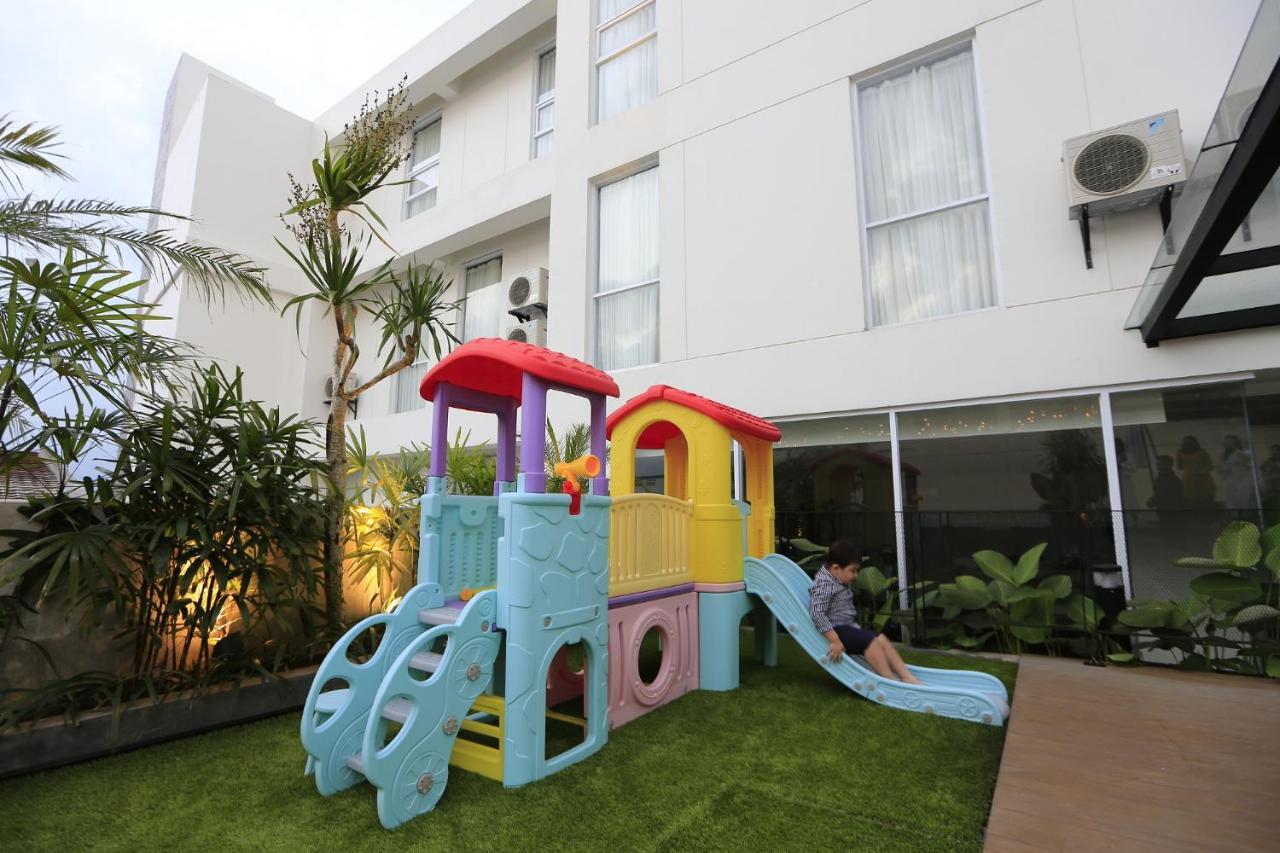 Luminor Hotel Purwokerto Buitenkant foto
