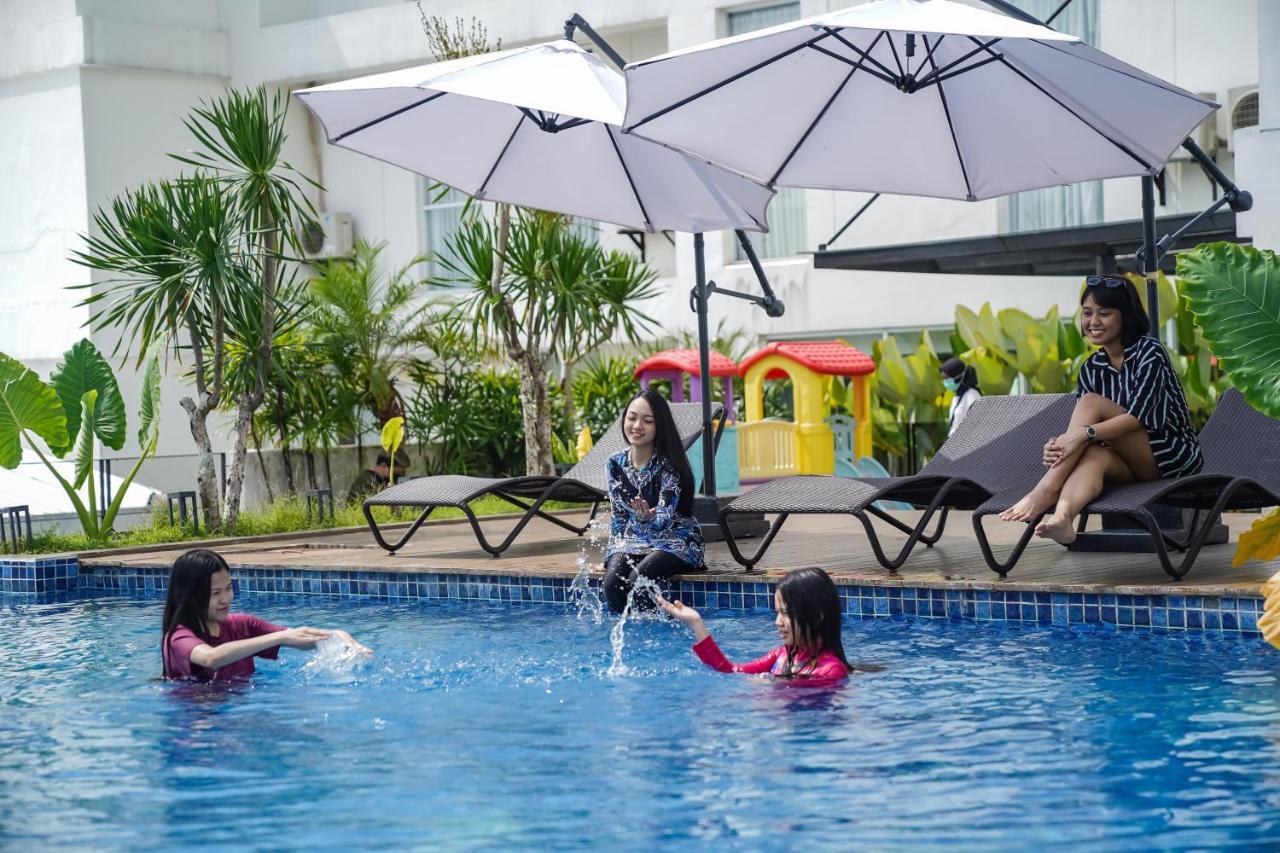 Luminor Hotel Purwokerto Buitenkant foto