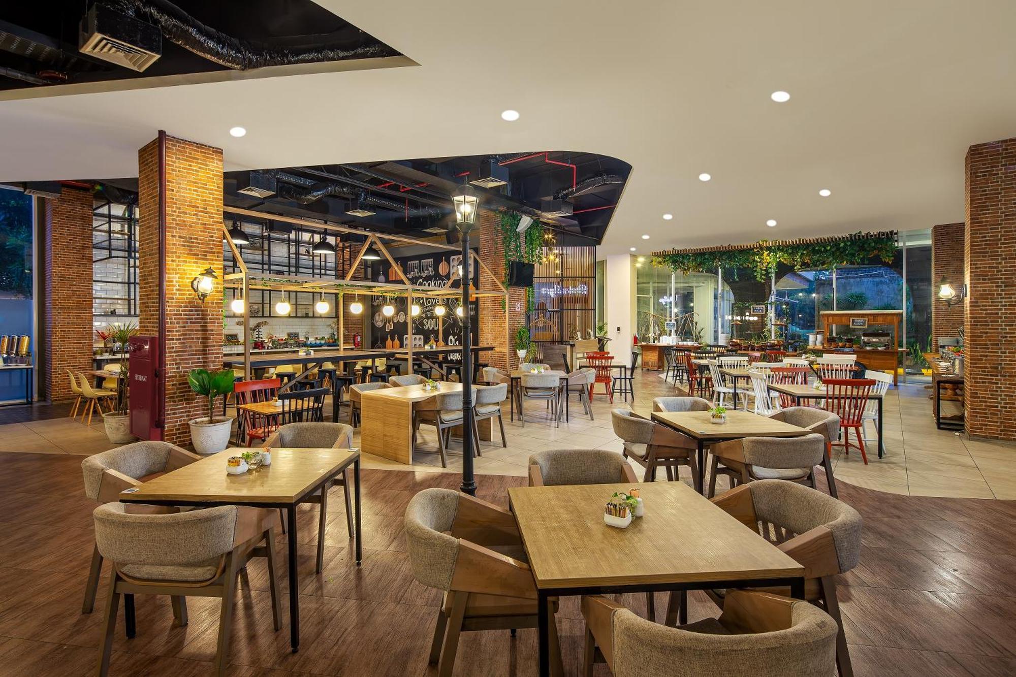 Luminor Hotel Purwokerto Buitenkant foto