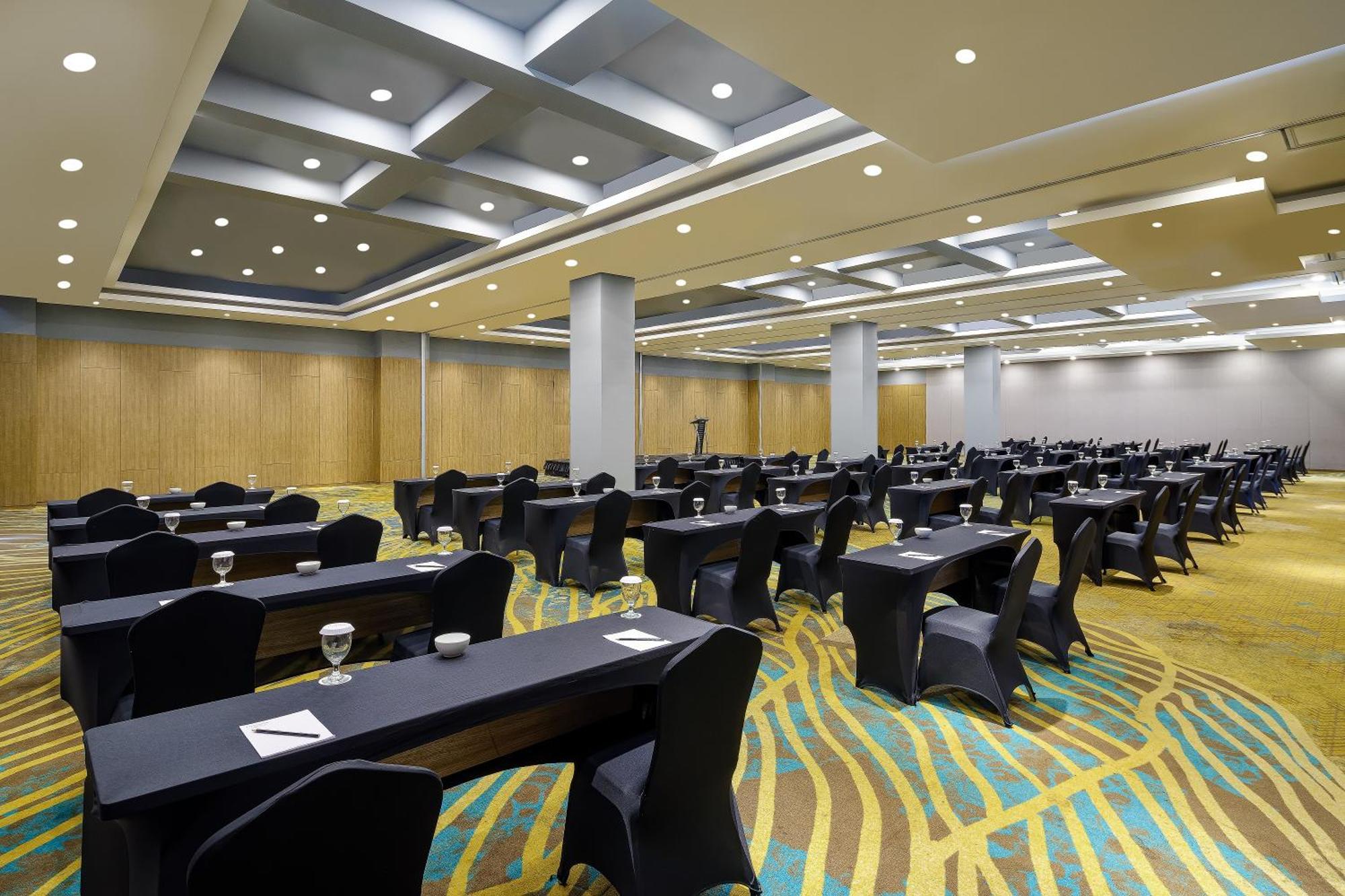 Luminor Hotel Purwokerto Buitenkant foto
