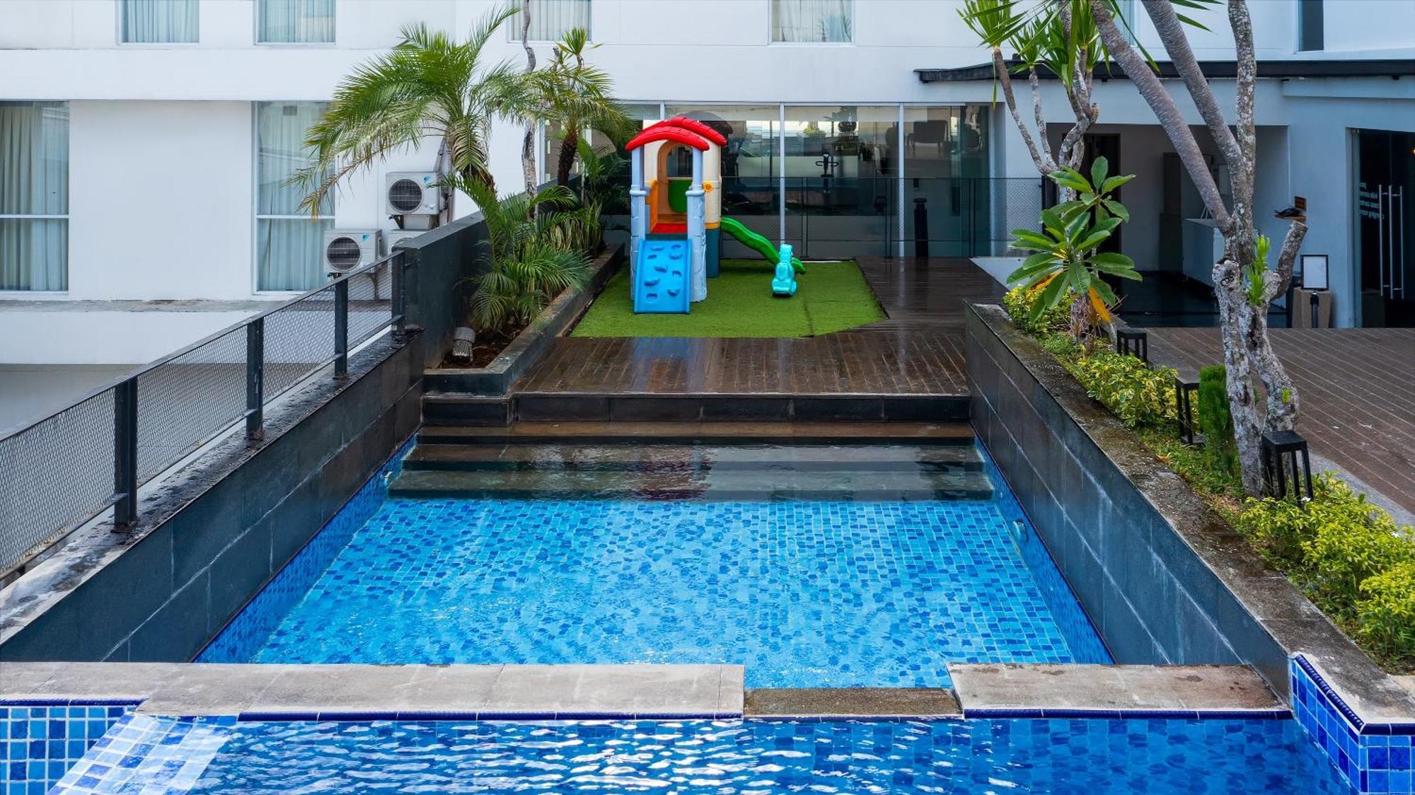 Luminor Hotel Purwokerto Buitenkant foto